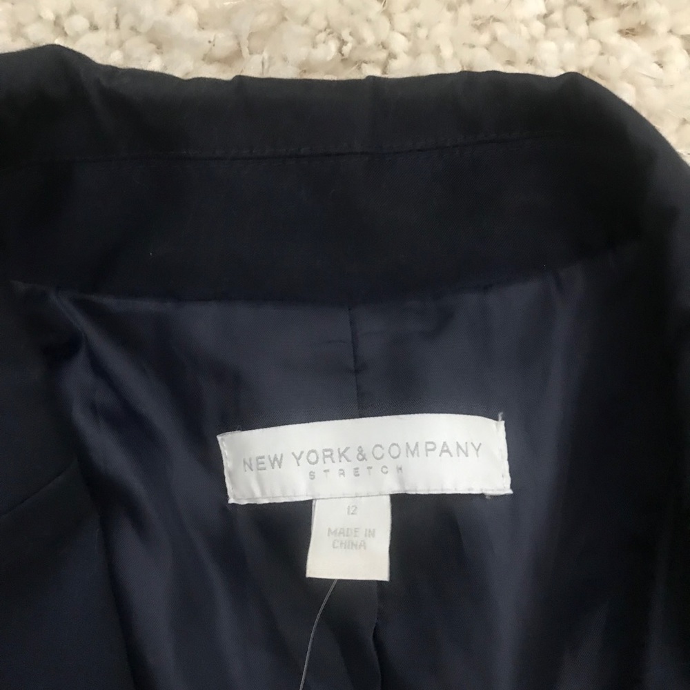 2-Buttoned Blazer - Picture 3 of 3